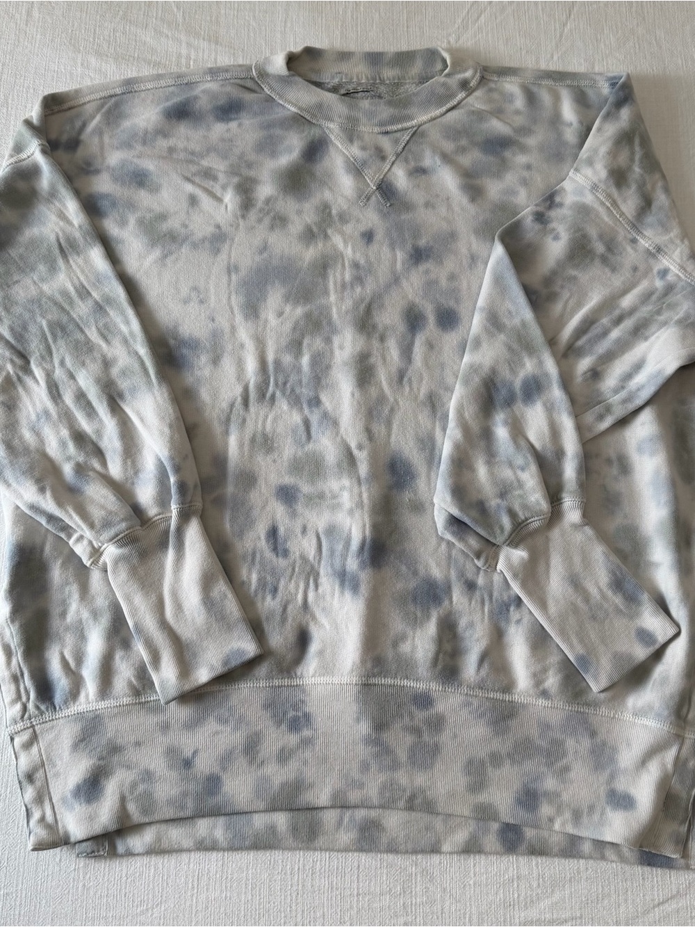 Abercrombie & Fitch Soft Collection Cream and Blue Tie Dye Crewneck Sweatshirt